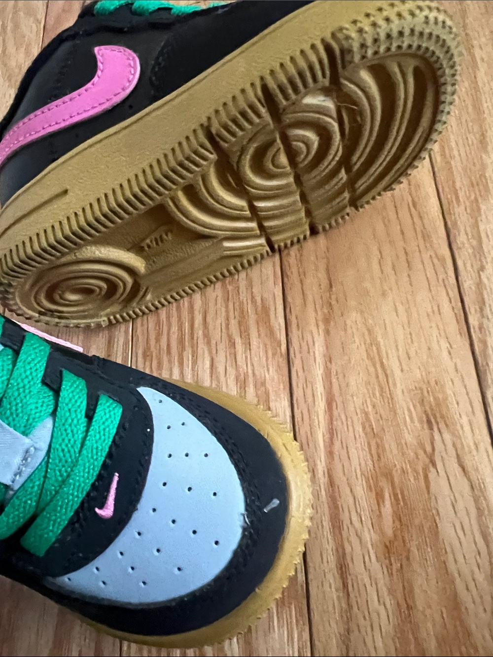 Nike Baby/Toddler Low-Top Sneakers in Black, Light Blue, Pink & Green - Picture 4 of 4